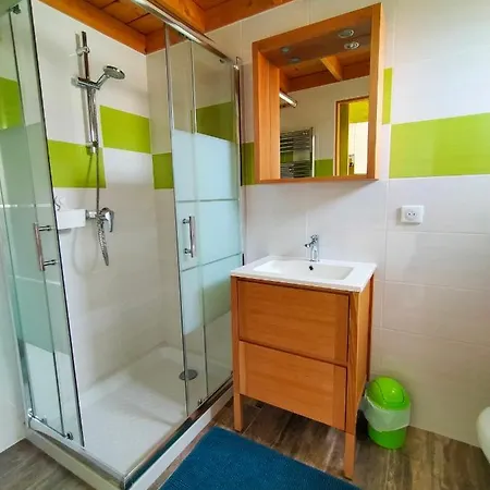 Avec Piscine Et Espace Bien-etre Partages Entre Bordeaux Et Lacanau Ocean (adults Only) Holiday home Brach
