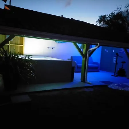 Holiday home Avec Piscine Et Espace Bien-etre Partages Entre Bordeaux Et Lacanau Ocean (adults Only) Brach