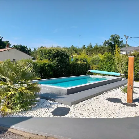 Avec Piscine Et Espace Bien-etre Partages Entre Bordeaux Et Lacanau Ocean (adults Only) Holiday home Brach